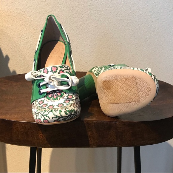 NIB-TORY BURCH GARDEN PARTY FISHER PUMP - Picture 5 of 7